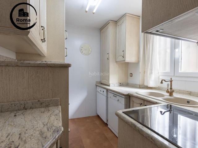 Piso en venta en Granada, San Ildefonso. OPORTUNIDAD DE VENTA DE PISO EN ZONA ANCHA DE CAPUCHINOS. Pisos.