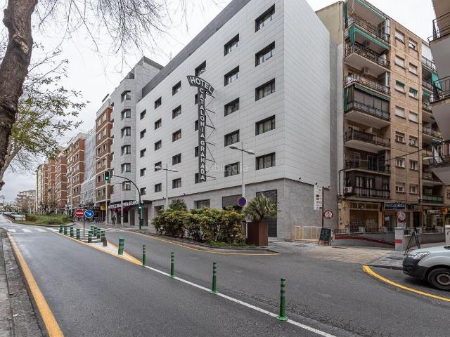 Piso en venta en Granada, San Ildefonso. SE VENDE PISO AMUEBLADO JUNTO A LA AVENIDA DE LA CONSTITUCION_GRANADA. Pisos.