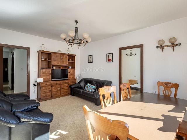 Piso en venta en Granada, Pajaritos. PISO DE ALTO POTENCIAL JUNTO A AV. CONSTITUCIÓN. Pisos.