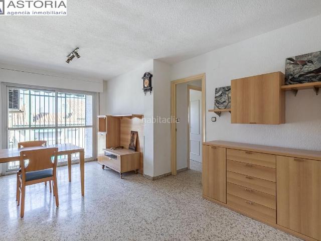 Piso en venta en Granada, Parque Nueva Granada. Piso en Parque Nueva Granada con garaje cerrado. Pisos.