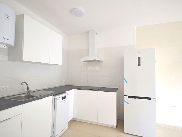 Piso en venta en Granadilla de Abona, San Isidro. Encantador piso bajo de 1 habitación y terraza, totalmente reformado en San Isidro. Pisos Granadilla de.
