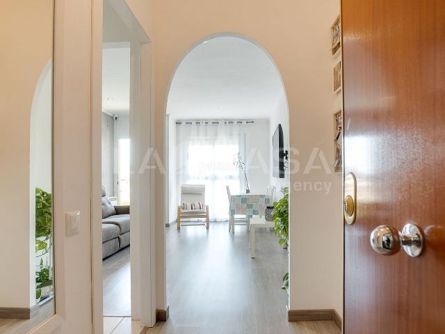 Piso en venta en Granollers, Congost. en finca con ascensor. Pisos.
