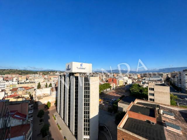 Piso en venta en Granollers, Centre. Amplia vivienda con vistas en pleno centro de Granollers. Pisos.