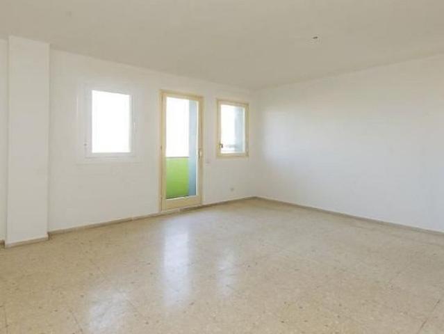 Piso en venta en Granollers, de 63 m² 4 habitaciones por 161.605
