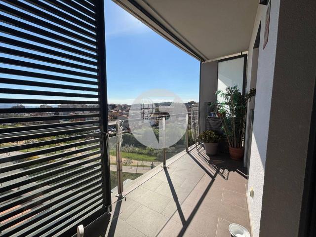 Piso en venta en Granollers, Joan Prim. Piso semi nuevo con gran terraza, domótica y aerotermia en La Font Verda Granollers. Pisos.