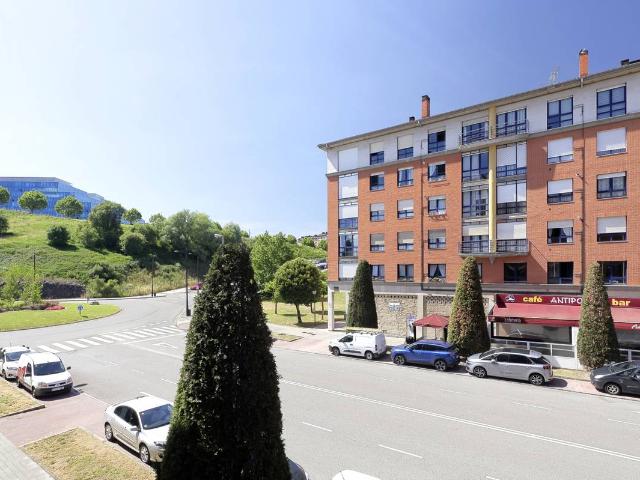 Piso en Venta en HUCA La Cadellada