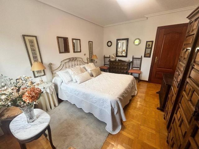 Piso en Venta en HUCA La Cadellada