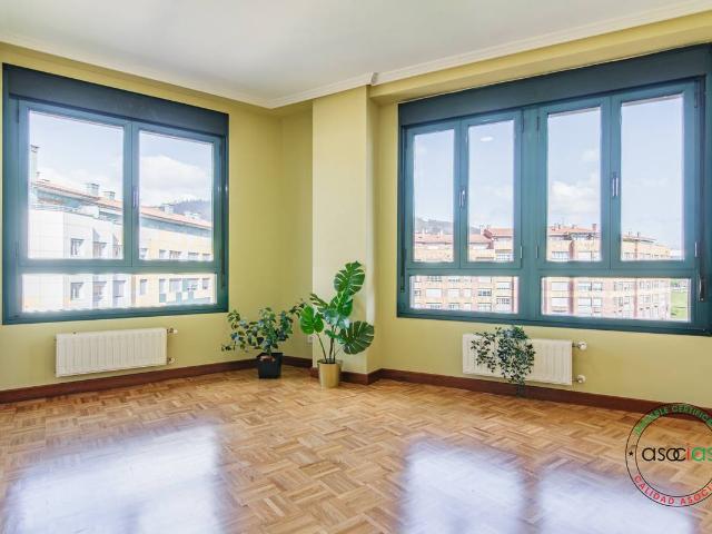 Piso en Venta en HUCA La Cadellada