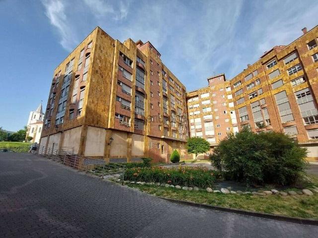 Piso en Venta en HUCA La Cadellada