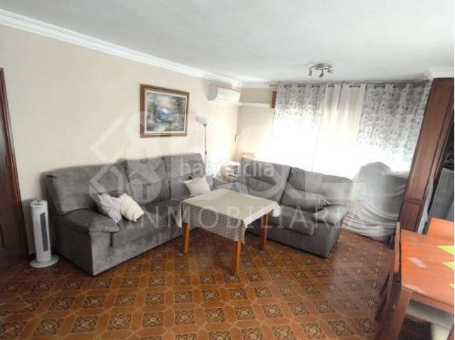 Piso en venta en Huelva, Tres Ventanas. PISO AMPLÍO EN TRES VENTANAS. Pisos.