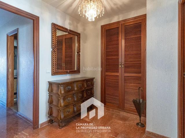 Piso en venta en Huelva, Centro. PISO EN VENTA EN CENTRO DE HUELVA 4 DORMITORIOS, BALCÓN, ASCENSOR Y TRASTERO. Pisos.