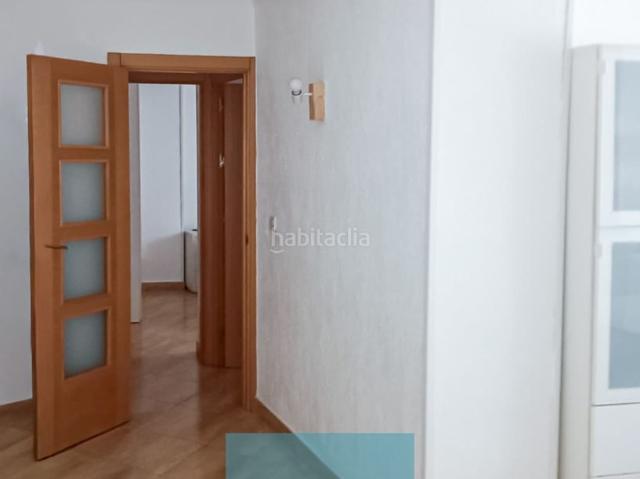 Piso en venta en Huelva, Isla Chica. Luminoso piso reformado de 3 dormitorios con ascensor en Isla Chica, listo para entrar a vivir. Pisos.