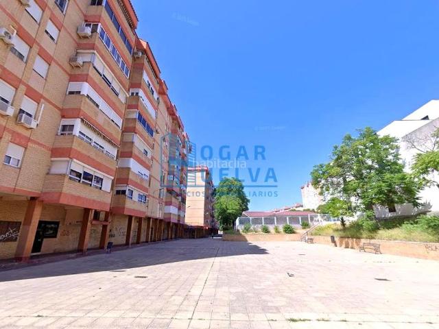 Piso en venta en Huelva, Isla Chica. 4 DORMITORIOS EN EL POLÍGONO SAN SEBASTIAN. Pisos.