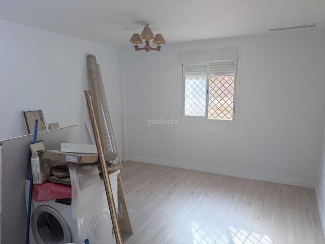 Piso en venta en Huelva, Las Colonias. Piso en venta con garaje y trastero en Calle Perez Galdos, Huelva. Pisos.