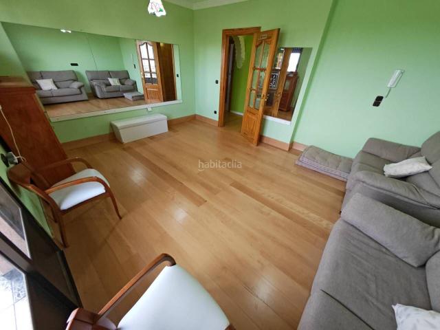Piso en venta en Huétor Tájar. GRAN PISO CON TERRAZA ZONA MERCADONA NUEVO. Pisos Huétor.