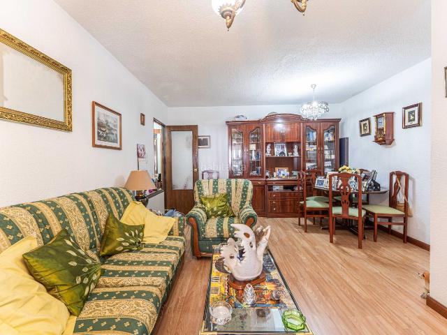 Piso en venta en Humanes de Madrid. AGENCIA INMOBILIARIA CAPITAL HOME MÓSTOLES VENDE EN EXCLUSIVA MAGNÍFICO PISO EN UNA EXCELENTE ZONA DE MÓSTOLES. Pisos Humanes de.