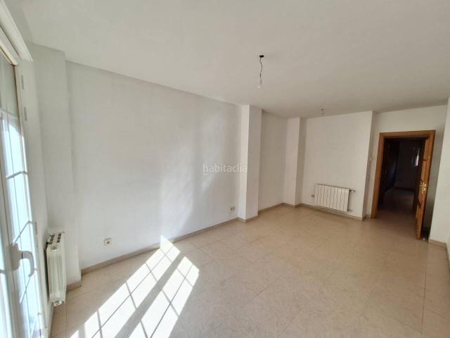 Piso en venta en Humanes de Madrid. PISO EN VENTA EN EL CENTRO DE HUMANES DE MADRID CON PLAZA DE GARAJE Y PATIO. Pisos Humanes de.
