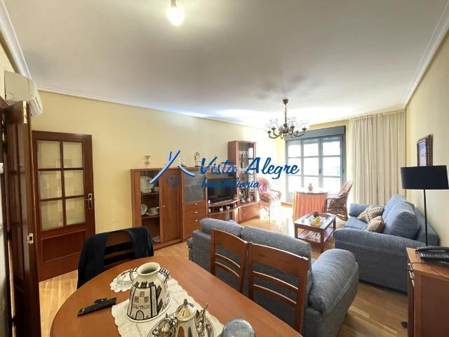Piso en venta en Haro. Ficha 3280 6251 Piso 3 dormitorios con piscina comunitaria. Pisos.