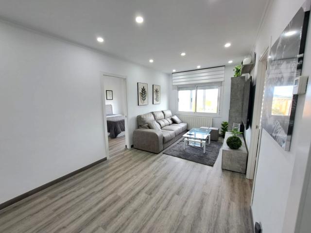 Piso en venta en Haro. Oportunidad. Haro. Vivienda luminosa y totalmente reformada con ascensor y calefacción individual en el precio de 115.000. Pisos.