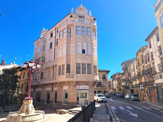 Piso en venta en Haro. Oportunidad. Haro. Bonita vivienda situada en un precioso edificio histórico en el precio de 150.000. Pisos.