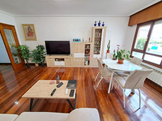 Piso en venta en Haro. Oportunidad. Haro. Estupenda vivienda con ascensor a cota 0, calefacción individual, plaza de garaje y trastero. Pisos.