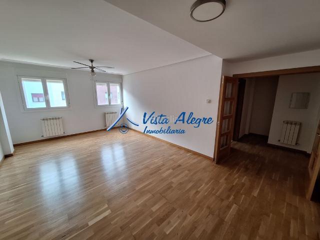 Piso en venta en HarPiso de 3 habitaciones y 2 baños con garaje y trastero. Pisos.
