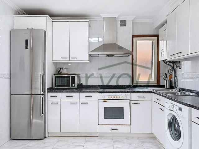 Piso en venta en Hernani. Espacioso piso en venta en Hernani Zona Santa Bárbara. Pisos.