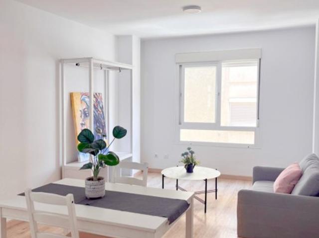 Piso en Venta en Hospital Civil Málaga, Málaga