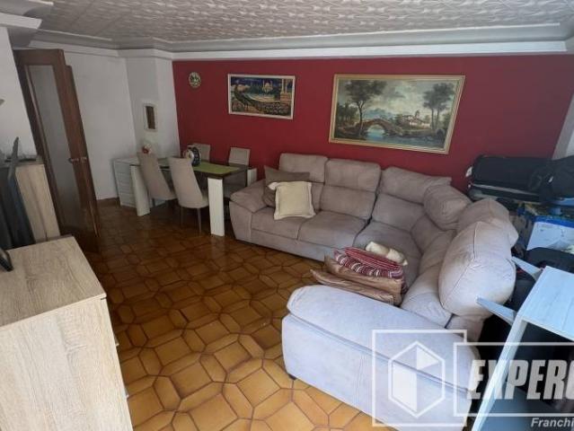 Piso en Venta en Hospital Plaza del Real