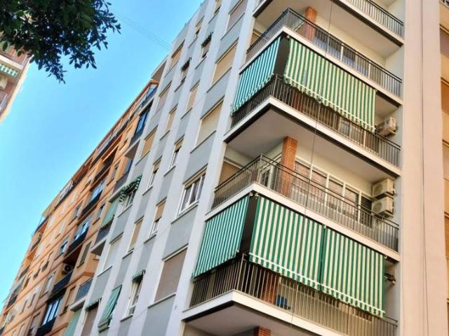 Piso en Venta en Hospital Plaza del Real