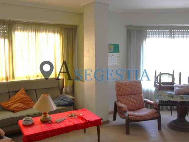 Piso en Venta en Hospital Plaza del Real
