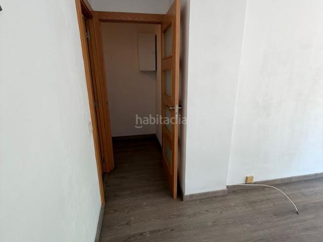 Piso en venta en Hospitalet de Llobregat L´, Can Serra. Luminoso piso con balcón en Can Serra Listo para entrar a vivir. Pisos Hospitalet de Llobregat.