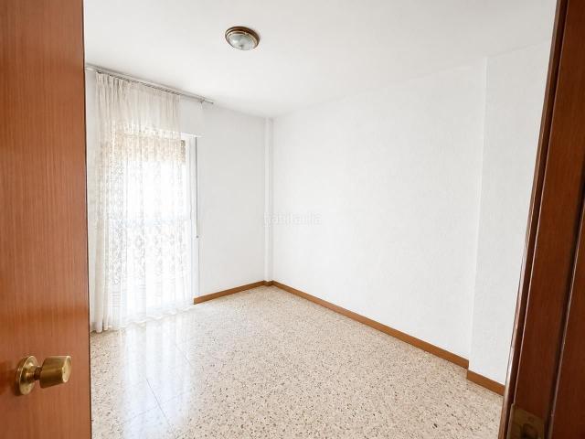 Piso en venta en Hospitalet de Llobregat L´, Can Serra. Piso en venta en Avd. Can Serra. Pisos Hospitalet de Llobregat.
