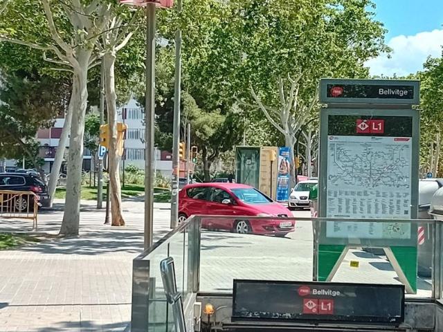 Piso en venta en Hospitalet de Llobregat L´, Bellvitge. PISO TRASTERO en RBLA MARINA. Pisos Hospitalet de Llobregat.