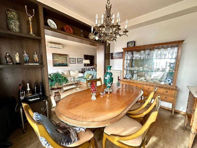 Piso en venta en Hospitalet de Llobregat, L´, de 122 m² 4 habitaciones por 380.000