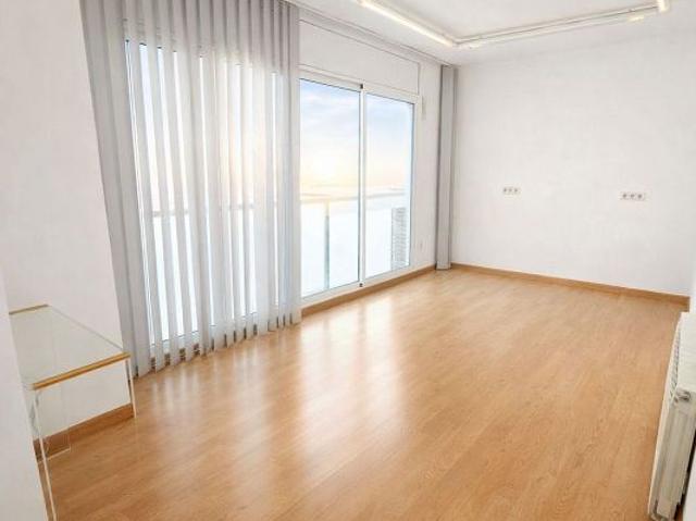 Piso en venta en Hospitalet de Llobregat, L´, de 132 m² 5 habitaciones por 450.000