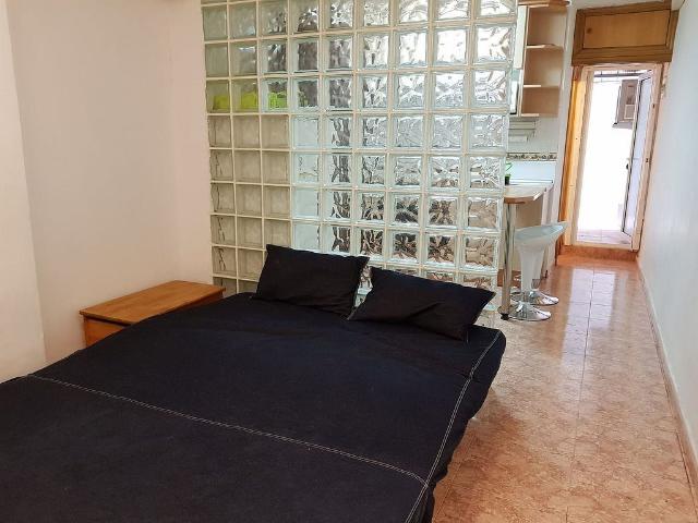 Piso en venta en Hospitalet de Llobregat, L´, de 24 m² 1 habitación por 145.000