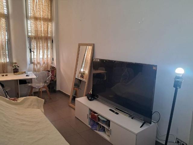 Piso en venta en Hospitalet de Llobregat, L´, de 36 m² 1 habitación por 135.000