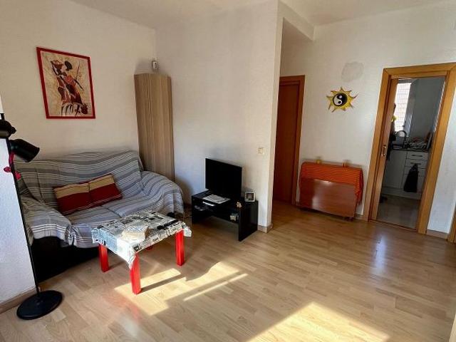 Piso en venta en Hospitalet de Llobregat, L´, de 38 m² 2 habitaciones por 195.000
