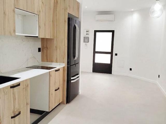 Piso en venta en Hospitalet de Llobregat, L´, de 45 m² 2 habitaciones por 225.000