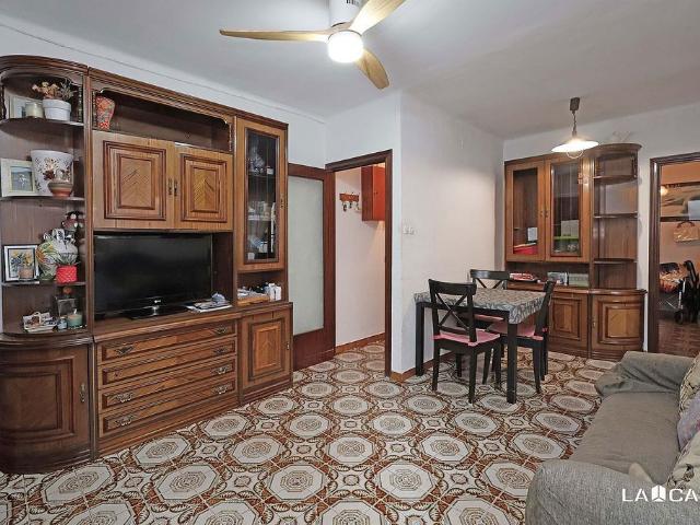 Piso en venta en Hospitalet de Llobregat, L´, de 50 m² 2 habitaciones por 239.000
