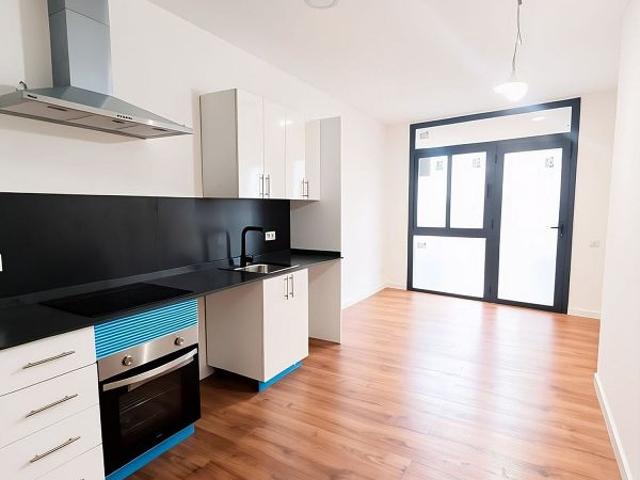 Piso en venta en Hospitalet de Llobregat, L´, de 51 m² 2 habitaciones por 166.000