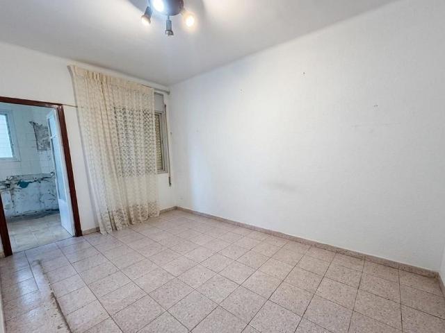 Piso en venta en Hospitalet de Llobregat, L´, de 51 m² 3 habitaciones por 159.000