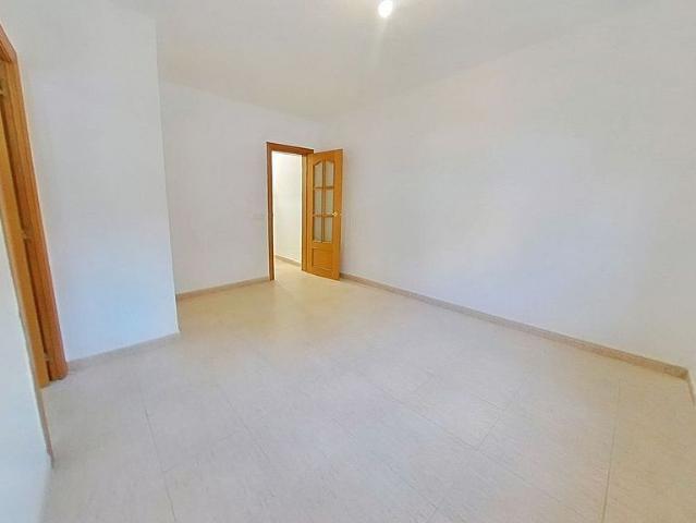 Piso en venta en Hospitalet de Llobregat, L´, de 52 m² 3 habitaciones por 229.000
