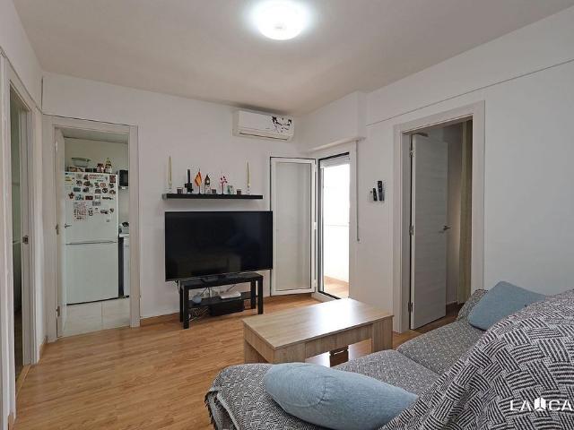 Piso en venta en Hospitalet de Llobregat, L´, de 53 m² 3 habitaciones por 235.000