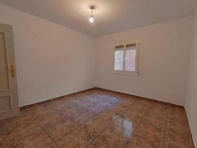 Piso en venta en Hospitalet de Llobregat, L´, de 41 m² 3 habitaciones por 128.000