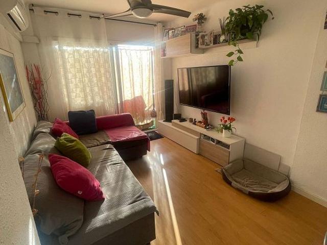 Piso en venta en Hospitalet de Llobregat, L´, de 56 m² 3 habitaciones por 235.000
