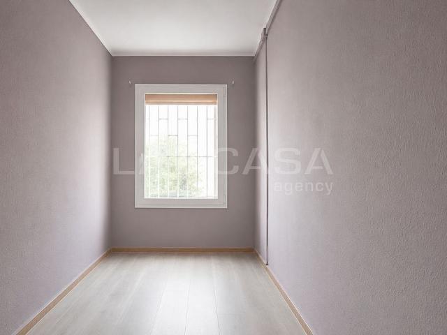 Piso en venta en Hospitalet de Llobregat, L´, de 57 m² 3 habitaciones por 175.000