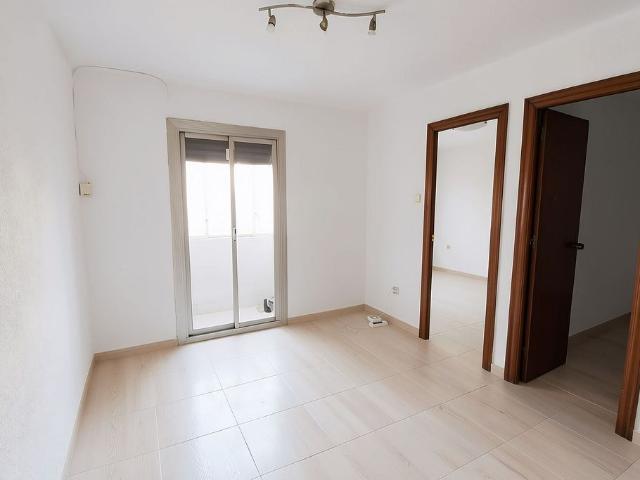 Piso en venta en Hospitalet de Llobregat, L´, de 58 m² 3 habitaciones por 199.000