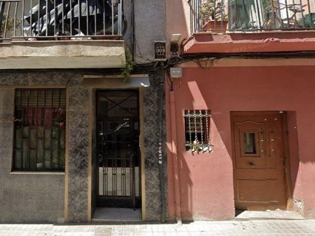 Piso en venta en Hospitalet de Llobregat, L´, de 596 m² 3 habitaciones por 112.300
